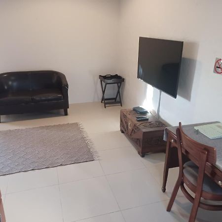 Summerstrand Self Catering For Two Port Elizabeth Kültér fotó
