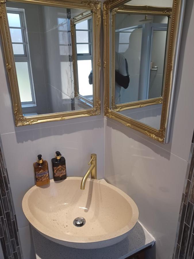 Summerstrand Self Catering For Two Port Elizabeth Kültér fotó