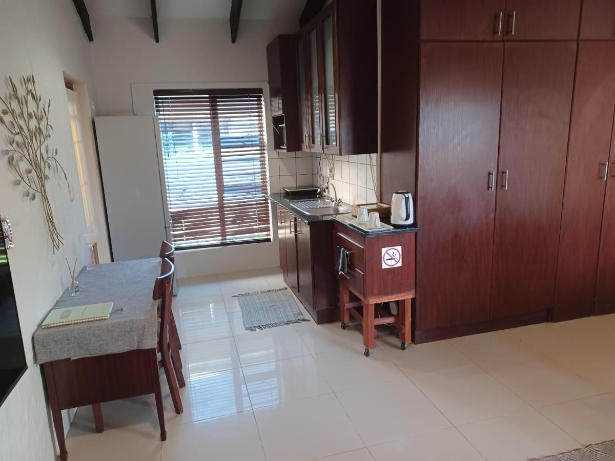 Summerstrand Self Catering For Two Port Elizabeth Kültér fotó