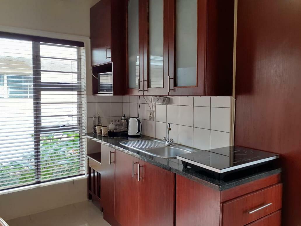 Summerstrand Self Catering For Two Port Elizabeth Kültér fotó