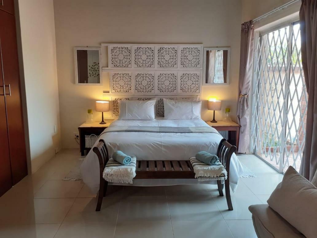 Summerstrand Self Catering For Two Port Elizabeth Kültér fotó